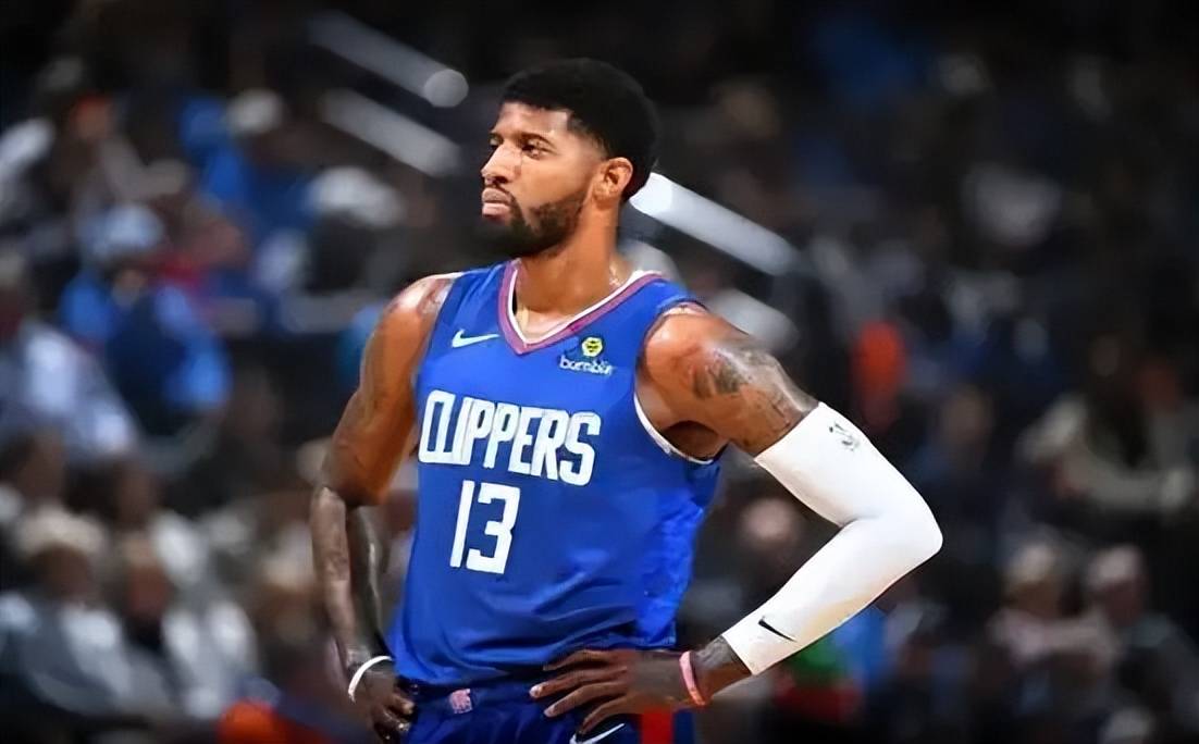 曼联本赛季在劫富济贫中表现突出，对阵强队全胜，但中下游球队难求一胜，有望争夺欧冠资格。（曼联本季上演“劫富济贫”：强敌面前全胜，中下游难取三分，仍有望冲击欧冠名额）