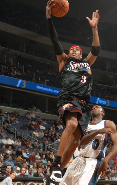 字母哥内线统治 雄鹿延续连胜（阿德托昆博制霸禁区 雄鹿再添连胜）