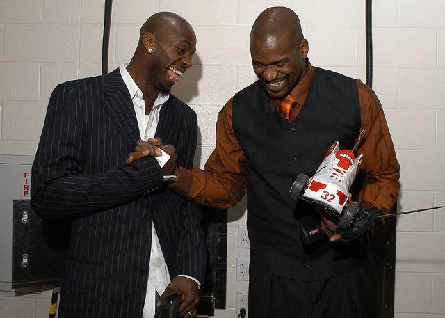 克罗斯：绿茵场上的精准指挥官（克罗斯：中场精确制导者）